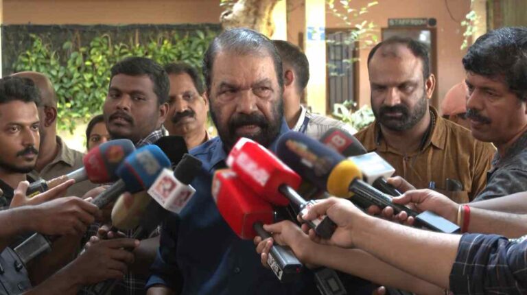 വിരട്ടൽ വേണ്ട, ഏതെങ്കിലും ഒരുവിഭാഗത്തിന് സൗജന്യം കൊടുക്കാൻ പറ്റില്ല; സ്കൂൾ സമയമാറ്റത്തിൽ ശിവൻകുട്ടി