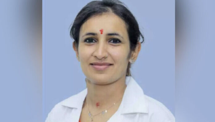 പെരുമ്പാവൂരില്‍ യുവ വനിതാ ഡോക്ടര്‍ താമസ സ്ഥലത്ത് മരിച്ച നിലയില്‍ കണ്ടെത്തി; കൈത്തണ്ടയില്‍ ഒരു സിറിഞ്ച് കണ്ടതായി വിവരം; ആത്മഹത്യ ചെയ്തതാകാമെന്ന് പൊലീസിന്റെ പ്രാഥമിക നിഗമനം
