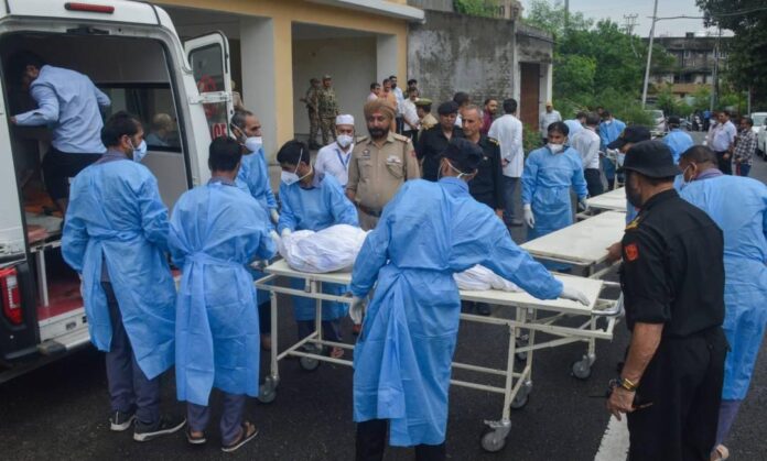 ജമ്മുകശ്മീരിൽ മേഘവിസ്‌ഫോടനം; അഞ്ച് കുട്ടികളടക്കം ഒരു കുടുംബത്തിലെ 7 പേര്‍ മരിച്ചു