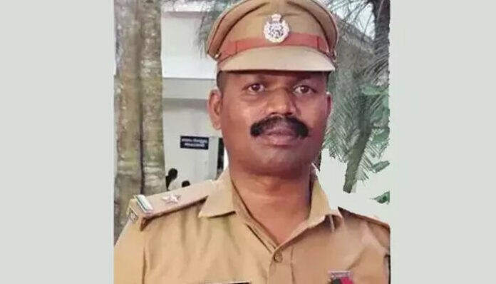 വനിതാ ബീറ്റ് ഓഫിസറെ പീഡിപ്പിക്കാന്‍ ശ്രമിച്ചെന്ന കേസില്‍ നടപടി; ശബ്ദരേഖ പുറത്തുവന്നതിനു പിന്നാലെ സെക്ഷന്‍ ഓഫിസര്‍ക്ക് സസ്പെന്‍ഷന്‍