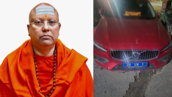 അശ്ലീലസന്ദേശം, ശാരീരികബന്ധത്തിന് നിര്‍ബന്ധിച്ചു; ഡല്‍ഹിയിലെ ആശ്രമ ഡയറക്ടര്‍ക്കെതിരേ 17 വിദ്യാർഥിനികളുടെ പരാതി