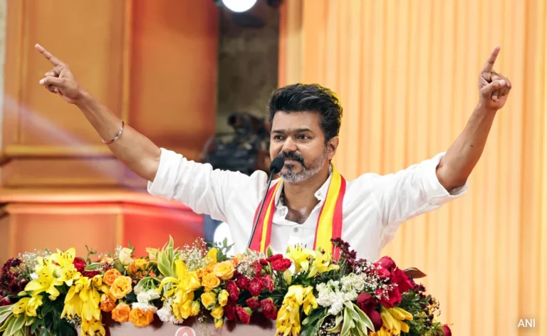 ആളുകള്‍ക്ക് എന്തെങ്കിലും സംഭവിച്ചാല്‍ എന്തു ചെയ്യും? ഹൈക്കോടതിയുടെ ആശങ്ക, നിയന്ത്രണങ്ങളുടെ പട്ടിക നല്‍കി പോലീസ്, വിജയ് റാലിയില്‍ നടന്നത് പ്രതീക്ഷിച്ച ദുരന്തം