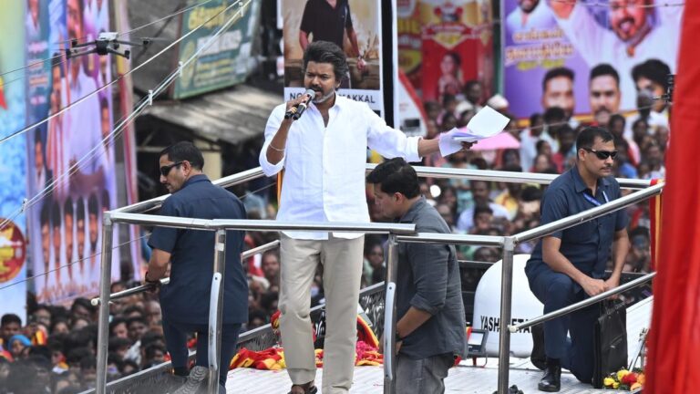 വിജയ്‌ക്കെതിരെ സർക്കാർ ജുഡീഷ്യൽ അന്വേഷണത്തിന് ഉത്തരവിട്ടു; മരിച്ചവരുടെ കുടുംബങ്ങൾക്ക് 10 ലക്ഷം രൂപ ധനസഹായം