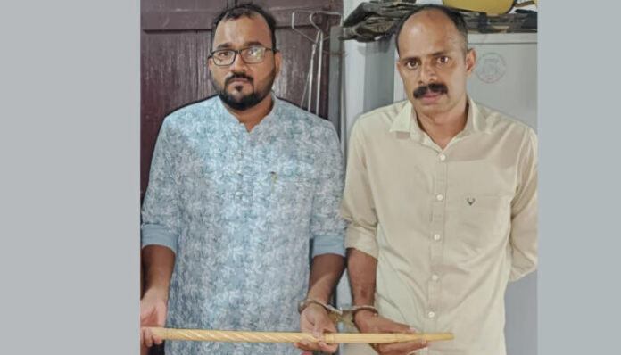 ആനക്കൊമ്പില്‍ തീര്‍ത്ത ദണ്ഡ് വില്‍ക്കാന്‍ ശ്രമിച്ച രണ്ടുപേര്‍ പിടിയില്‍