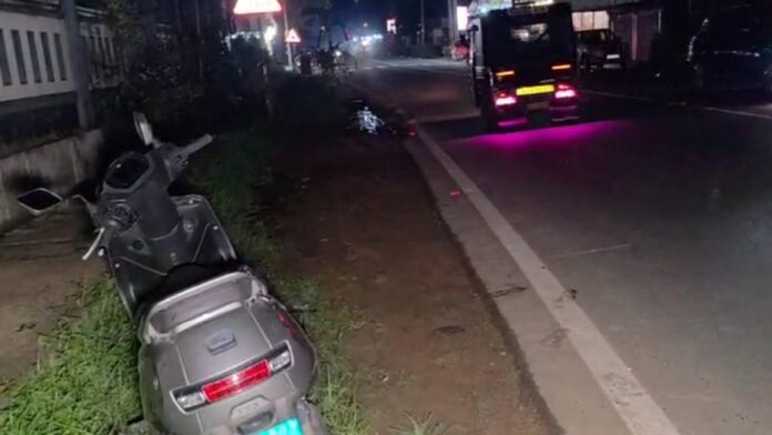 തെരുവുനായ കുറുകെച്ചാടി, സ്കൂട്ടർ നിയന്ത്രണംവിട്ട് മറിഞ്ഞു; രണ്ട് യുവതികൾക്ക് പരിക്ക്, സംഭവം താമരശ്ശേരിയിൽ