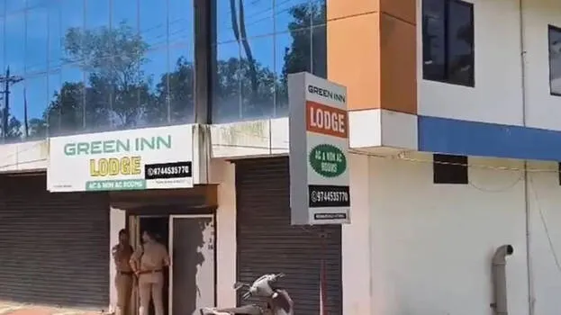 കോഴിക്കോട് സ്വദേശിനിയെ ആറ്റിങ്ങലിലെ ലോഡ്ജില്‍ മരിച്ച നിലയില്‍ കണ്ടെത്തി;ഒപ്പമുള്ള യുവാവിനെ കാണാനില്ല