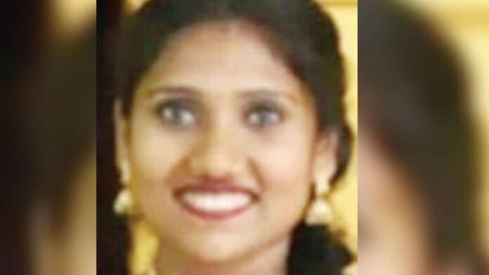 ഹോസ്റ്റലിലെ കൂട്ടുകാരികളുടെ സ്വകാര്യ വീഡിയോ പകർത്തി, പണം കിട്ടാതായപ്പോൾ അശ്ലീലസൈറ്റിൽ പ്രചരിപ്പിച്ചു; യുവതി അറസ്റ്റിൽ