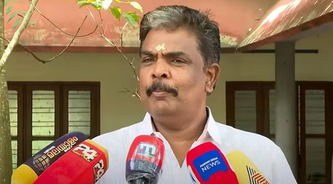 ശബരിമല സ്വര്‍ണക്കൊള്ള; സ്വര്‍ണം ‘ചെമ്പാക്കിയ’ മുരാരി ബാബു കസ്റ്റഡിയിൽ