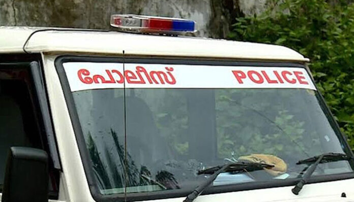 ആരോഗ്യ പ്രവര്‍ത്തകയ്ക്ക് അശ്ലീല സന്ദേശം; നിരന്തരം ഫോണില്‍ വിളിച്ചും ശല്യം; പോലിസുകാരനെതിരെ കേസ്