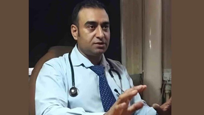 'ടൈം ബോംബ്'; ജമ്മു കശ്മീരിലെ ആശുപത്രിയില് നിന്ന് പുറത്താക്കിയ ഡോക്ടര് നിസാര് ഹസ്സന് സംശയനിഴലില് 'ടൈം ബോംബ്'; ജമ്മു കശ്മീരിലെ ആശുപത്രിയില് നിന്ന് പുറത്താക്കിയ ഡോക്ടര് നിസാര് ഹസ്സന് സംശയനിഴലില്