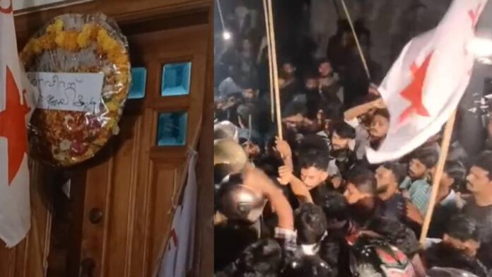 എംഎൽഎ ഓഫീസ് പൂട്ടി മുങ്ങി രാഹുൽ മാങ്കൂട്ടത്തിൽ; റീത്ത് വെച്ച് ഡിവൈഎഫ്ഐ, രാജി ആവശ്യപ്പെട്ട് വൻ പ്രതിഷേധം എംഎൽഎ ഓഫീസ് പൂട്ടി മുങ്ങി രാഹുൽ മാങ്കൂട്ടത്തിൽ; റീത്ത് വെച്ച് ഡിവൈഎഫ്ഐ, രാജി ആവശ്യപ്പെട്ട് വൻ പ്രതിഷേധം