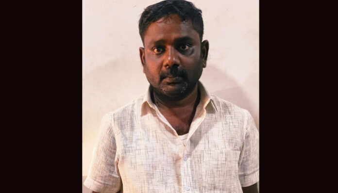കോളേജ് വിദ്യാര്ത്ഥിനിയ്ക്ക് നേരെ അശ്ലീലവീഡിയോ പ്രദര്ശനവും ലൈംഗീകചേഷ്ടയും : തമിഴ്നാട് സ്വദേശിയായ പ്രതി അറസ്റ്റില് കോളേജ് വിദ്യാര്ത്ഥിനിയ്ക്ക് നേരെ അശ്ലീലവീഡിയോ പ്രദര്ശനവും ലൈംഗീകചേഷ്ടയും : തമിഴ്നാട് സ്വദേശിയായ പ്രതി അറസ്റ്റില്