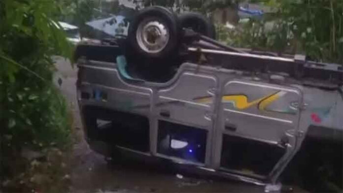 അമിതവേഗവും വാഹനത്തില് ആളുകളെ കുത്തി നിറച്ച് എത്തിച്ചതും അപകടകാരണം; ഇടുക്കി നെടുങ്കണ്ടത്ത് ജീപ്പ് അപകടം അമിതവേഗവും വാഹനത്തില് ആളുകളെ കുത്തി നിറച്ച് എത്തിച്ചതും അപകടകാരണം; ഇടുക്കി നെടുങ്കണ്ടത്ത് ജീപ്പ് അപകടം