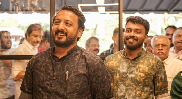 പരാതിക്കാരി പറയുന്നത് പച്ചക്കള്ളം, ഇത് രാഷ്ട്രീയ ഗൂഢാലോചന; ആരോപണം നിഷേധിച്ച് ഫെനി നൈനാന്‍