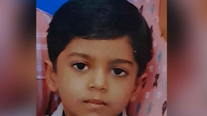കോഴിക്കോട്ട് ആറുവയസ്സുകാരനെ കഴുത്തുഞെരിച്ച് കൊന്ന് അമ്മ; വിവരം പോലീസിൽ വിളിച്ചുപറഞ്ഞതും പ്രതി