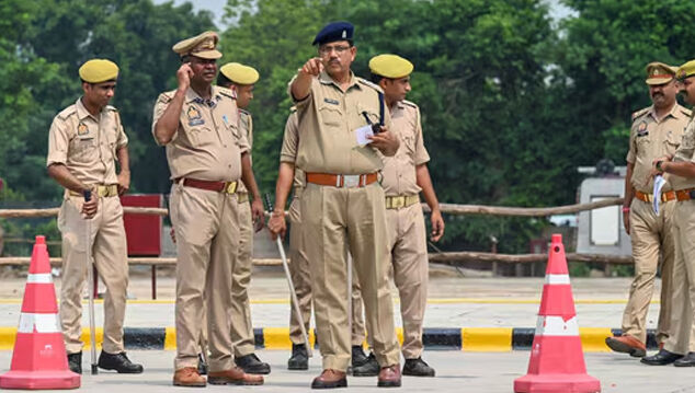 ഹിമാചല് പ്രദേശില് കോളജ് വിദ്യാര്ഥിനി മരിച്ച സംഭവം; പ്രതിയായ അധ്യാപകന് ഇടക്കാല ജാമ്യം ഹിമാചല് പ്രദേശില് കോളജ് വിദ്യാര്ഥിനി മരിച്ച സംഭവം; പ്രതിയായ അധ്യാപകന് ഇടക്കാല ജാമ്യം