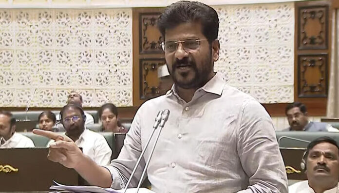 'കെ. ചന്ദ്രശേഖര റാവു ഞങ്ങളെ തൊലിയുരിക്കുമെന്ന് പറഞ്ഞു; ഞങ്ങളുടെ പ്രതിബദ്ധതയെ ചോദ്യം ചെയ്താല്‍ നിങ്ങളുടെ നാവ് അരിയും'; നിയമസഭയില്‍ വിവാദ പരാമര്‍ശവുമായി തെലങ്കാന മുഖ്യമന്ത്രി രേവന്ത് റെഡ്ഡി; പ്രതിപക്ഷ പ്രതിഷേധം