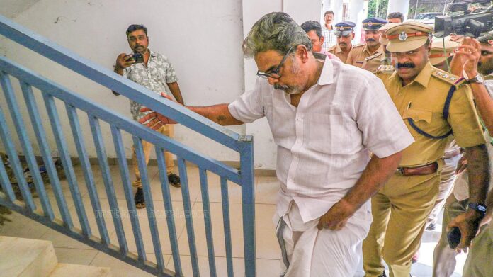 ശബരിമല സ്വർണ്ണക്കൊള്ള; മുരാരി ബാബുവിന് ജാമ്യം, കേസിൽ പുറത്തിറങ്ങുന്ന ആദ്യ പ്രതി