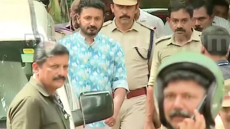 രാഹുൽ സ്ഥിരം കുറ്റവാളി, പുറത്തിറങ്ങിയാൽ അതിജീവിതമാരെ അപായപ്പെടുത്തും- റിമാൻഡ് റിപ്പോർട്ട് പുറത്ത്
