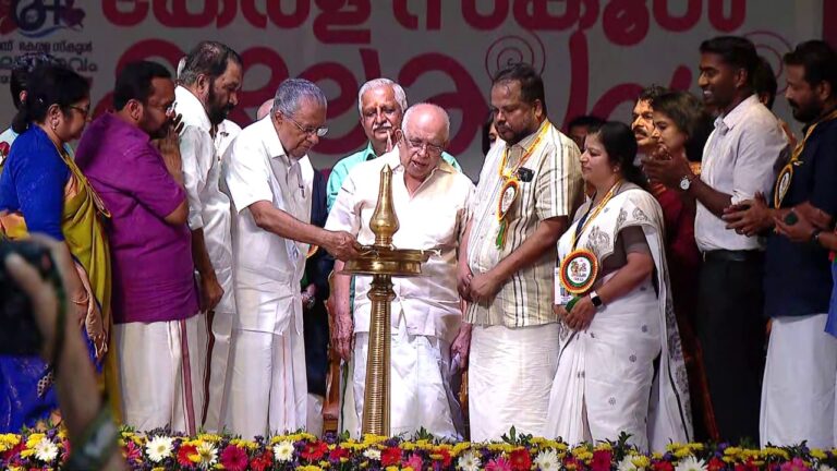 തൃശ്ശൂര്‍ ഇനി 'കല'സ്ഥാനം; 64ാമത് സംസ്ഥാന സ്കൂള്‍ കലോത്സവത്തിന് തിരിതെളിഞ്ഞു, കലയാണ് കലാകാരന്മാരുടെ മതമെന്ന് മുഖ്യമന്ത്രി