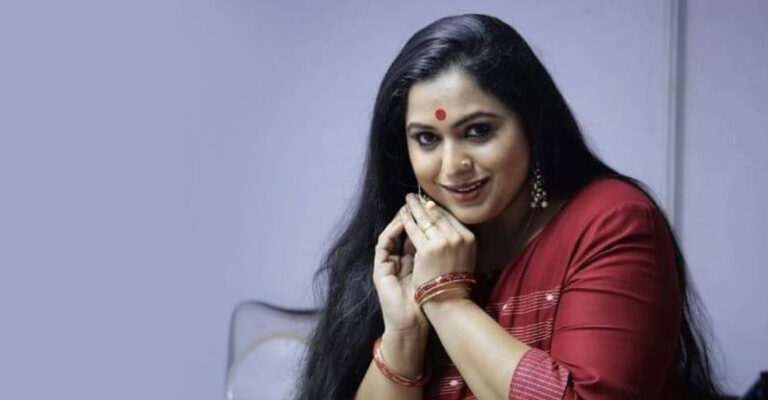 ഇതുവരെ ഖുര്‍ആന്‍ വായിച്ചിട്ടില്ല, അറബി അക്ഷരങ്ങള്‍ ജിലേബി പോലെ; ഇസ്ലാം മതം മാറിയപ്പോള്‍ മുഷിഞ്ഞ വസ്ത്രം മാറ്റി പുതിയ വസ്ത്രം ധരിച്ചപോലെ: തുറന്ന് പറഞ്ഞ് ലക്ഷ്മിപ്രിയ