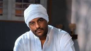 ഭയം തോന്നിയാൽ സർഗ്ഗാത്മകത അവസാനിയ്ക്കും, പിന്നീട് എഴുതാൻ കഴിയില്ല; വരുന്നിടത്തുവെച്ച് കാണാം എന്ന് തീരുമാനിക്കുകയേ വഴിയുള്ളൂ; നിലപാട് വ്യകതമാക്കി മുരളി ഗോപി