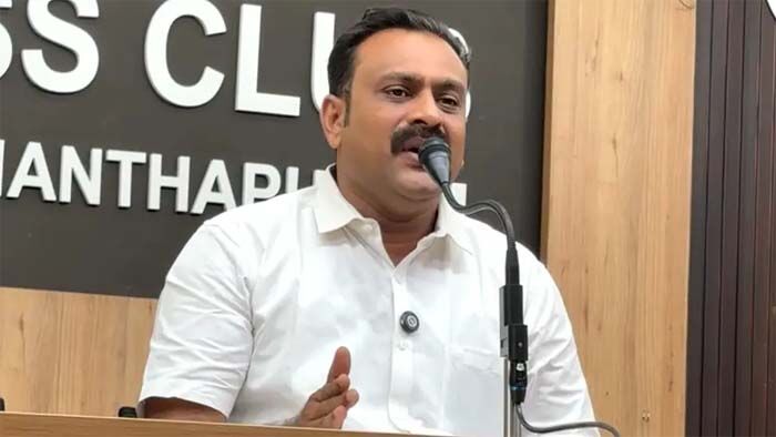 സീറ്റ് കിട്ടിയില്ല; മുന്‍ യൂത്ത് കോണ്‍ഗ്രസ് സംസ്ഥാന വൈസ് പ്രസിഡന്റ് എന്‍ എസ് നുസൂര്‍ കോണ്‍ഗ്രസ് വിട്ടു; തിരുവനന്തപുരത്ത് കോണ്‍ഗ്രസ് - ബിജെപി ഡീലെന്ന് ആരോപണം; രാജീവ് ചന്ദ്രശേഖറിനെ വിജയിപ്പിക്കാന്‍ അരുവിക്കരയിലും തിരുവനന്തപുരത്തും ബിജെപി കോണ്‍ഗ്രസിനെ സഹായിക്കുമെന്നാണ് കരാറെന്ന് ആക്ഷേപം