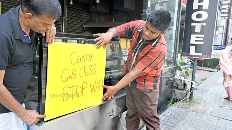 ഒരാഴ്ച മുന്‍പ് ബുക്ക് ചെയ്തവര്‍ക്ക് പോലും ഗാര്‍ഹിക സിലിണ്ടറുകള്‍ ഇതുവരെ ലഭിച്ചിട്ടില്ല; പലയിടത്തും പുതിയ ബുക്കിംഗ് സ്വീകരിക്കുന്നത് നിര്‍ത്തിവെച്ചതിനൊപ്പം ഏജന്‍സികളുടെ ഫോണ്‍ നമ്പറുകളും പ്രവര്‍ത്തനരഹിതം; ഹോട്ടലുകള്‍ക്കും തട്ടുകടകള്‍ക്കും പൂട്ടുവീഴുന്നു
