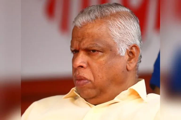 ‘വർഗ്ഗവഞ്ചകൻ’പാർട്ടിയെ ഒറ്റിക്കൊടുക്കുന്നവർക്കെതിരെ ജനങ്ങൾ ശക്തമായ നിലപാട് സ്വീകരിയ്ക്കും; ടി.കെ.ഗോവിന്ദനെതിരെ സി.പി.എം