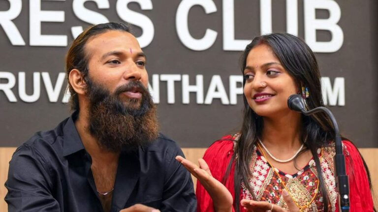 മൊണാലിസയെ മധ്യപ്രദേശിലേക്ക് കൊണ്ടുവരാൻ മുഖ്യമന്ത്രിയുടെ സഹായംതേടി പിതാവ്