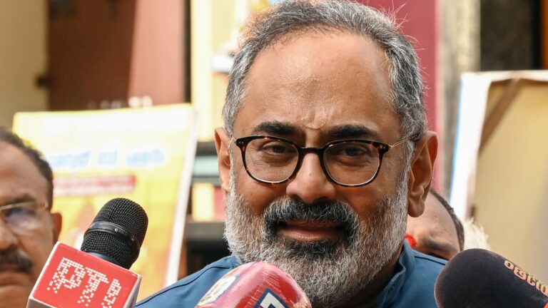 200 കോടിയുടെ വീടിന്റെ വിവരങ്ങളില്ലെന്ന് കോൺഗ്രസിൻ്റെ പരാതി; രാജീവ് ചന്ദ്രശേഖറുടെ പത്രിക മാറ്റിവെച്ചു