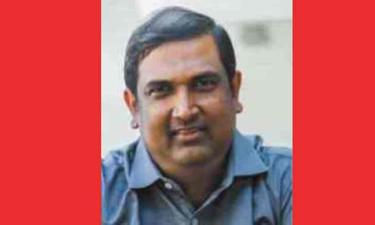 വിദ്യാര്‍ഥിനികളുടെയും സഹപ്രവര്‍ത്തകരുടെയും ചിത്രങ്ങള്‍ മോര്‍ഫ് ചെയ്ത് നഗ്‌നചിത്രങ്ങളാക്കി; തൃശൂരില്‍ പ്രിന്‍സിപ്പല്‍ അറസ്റ്റിലായത് കുട്ടികളുടെ കരുതലില്‍