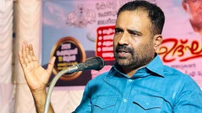 'ആലിന്‍കാ പഴുക്കുമ്പോള്‍ കാക്കയ്ക്ക് വായില്‍ പുണ്ണ്'; കോണ്‍ഗ്രസിലെ മുഖ്യമന്ത്രി ചര്‍ച്ച സോഷ്യല്‍ മീഡിയയിലെ തമ്മില്‍ തല്ലാകുന്നതില്‍ ട്രോളി സി ആര്‍ മഹേഷ്