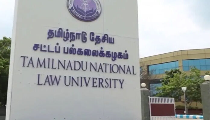 പെണ്‍കുട്ടികള്‍ ഷോര്‍ട്സ് ധരിക്കരുത്; ലൈംഗികാതിക്രമത്തിന് വഴിവെക്കുമെന്ന് തമിഴ്നാട് ദേശീയ നിയമ സര്‍വകലാശാലാ വിസി: മാപ്പു പറയണമെന്ന് ആവശ്യപ്പെട്ട് പ്രതിഷേധവുമായി വിദ്യാര്‍ത്ഥികള്‍