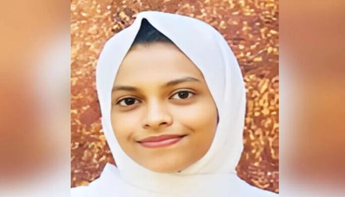 പ്രബന്ധാവതരണത്തിനിടെ കോളജ് വിദ്യാര്‍ഥിനി കുഴഞ്ഞു വീണ് മരിച്ചു;  ആകസ്മികമായി പൊലിഞ്ഞത് ബയോടെക്നോളജി വിദ്യാര്‍ഥിനിയായ ഇരുപതുകാരി