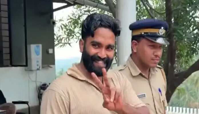 സമൂഹമാധ്യമങ്ങളില്‍ മുഖംമൂടി ധരിച്ച് വെല്ലുവിളിക്കുന്ന വീഡിയോകള്‍; വ്‌ലോഗര്‍ നിയാസ് കൊട്ടാരം പിടിയില്‍