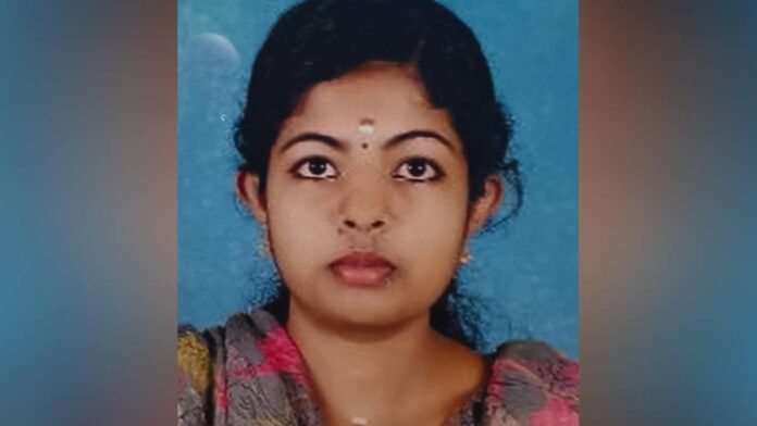 നെയ്യാറ്റിൻകര വ്‌ളത്താങ്കരയിൽ ഭാര്യയെ ഭർത്താവ് കുത്തിക്കൊലപ്പെടുത്തി
