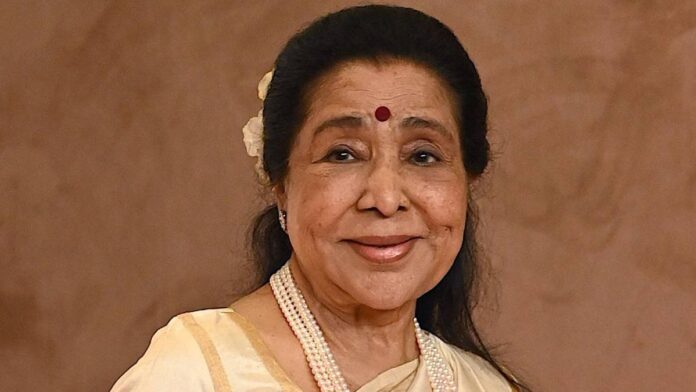 ഗായിക ആശാ ഭോസ്ലേയെ ആശുപത്രിയിൽ പ്രവേശിപ്പിച്ചു, ഹൃദയാഘാതമെന്ന് റിപ്പോർട്ട്