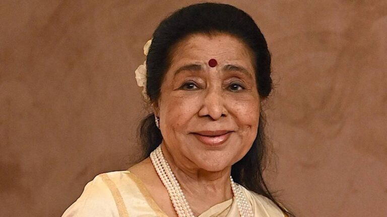 ഗായിക ആശാ ഭോസ്ലേയെ ആശുപത്രിയിൽ പ്രവേശിപ്പിച്ചു, ഹൃദയാഘാതമെന്ന് റിപ്പോർട്ട്