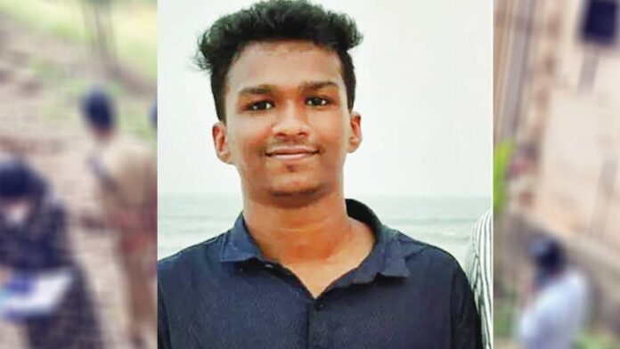 ഡെന്റൽകോളേജ് വിദ്യാർഥി മരിച്ചത് ജാതി അധിക്ഷേപത്തെത്തുടർന്നെന്ന് ആരോപണം; അധ്യാപകർക്ക് സസ്‌പെൻഷൻ