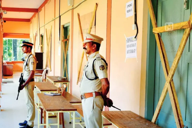 ഗുരുവായൂരിലെ സ്ട്രോങ് റൂമിലെ സിസിടിവി ഒരുമണിക്കൂർ പ്രവർത്തനരഹിതം; ദുരൂഹത ആരോപിച്ച് യുഡിഎഫ്, പരാതി നൽകി