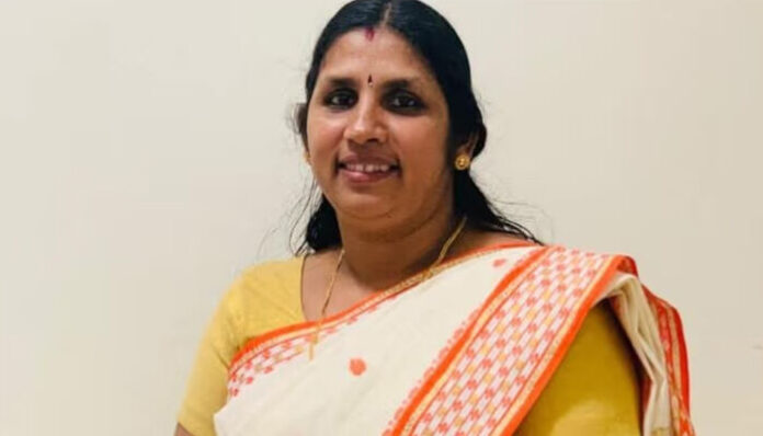 സംസ്ഥാനത്ത് വീണ്ടും കാട്ടാന ആക്രമണം; ഭര്‍ത്താവുമൊന്നിച്ച് സ്‌കൂട്ടറില്‍ പോയ വീട്ടമ്മ കൊല്ലപ്പെട്ടു: ഭര്‍ത്താവിന് പരിക്ക്