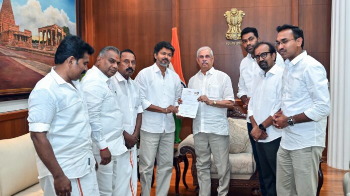 തമിഴ്നാട്ടിൽ വിജയ് യുഗം: സത്യപ്രതിജ്ഞ നാളെ; സർക്കാർ രൂപീകരണത്തിന് അവകാശവാദം ഉന്നയിച്ചു തമിഴ്നാട്ടിൽ വിജയ് യുഗം: സത്യപ്രതിജ്ഞ നാളെ; സർക്കാർ രൂപീകരണത്തിന് അവകാശവാദം ഉന്നയിച്ചു