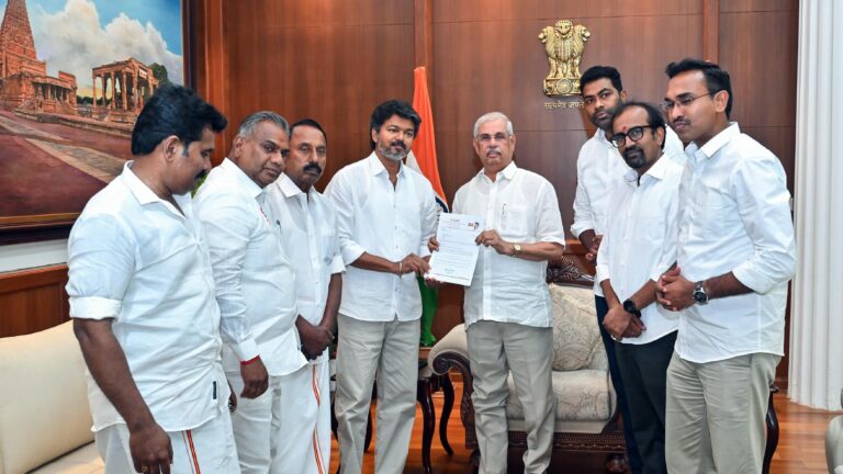 തമിഴ്നാട്ടിൽ വിജയ് യുഗം: സത്യപ്രതിജ്ഞ നാളെ; സർക്കാർ രൂപീകരണത്തിന് അവകാശവാദം ഉന്നയിച്ചു