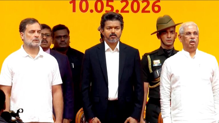 ദേശീയഗാനത്തിന് മുന്നെ വന്ദേമാതരം; സത്യപ്രതിജ്ഞാ ചടങ്ങിൽ ബിജെപിയെ കടത്തിവെട്ടി വിജയ്