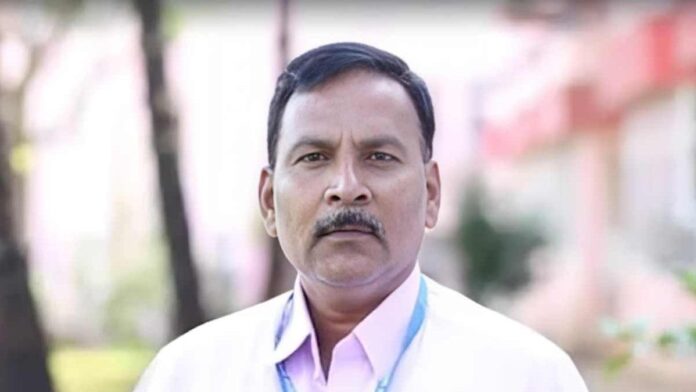 NEET: കള്ളൻ കപ്പലിൽ തന്നെ? ചോദ്യപേപ്പർ തയ്യാറാക്കാൻ എൻടിഎ നിയോഗിച്ച സമിതിയിലെ പ്രൊഫസർ അറസ്റ്റിൽ