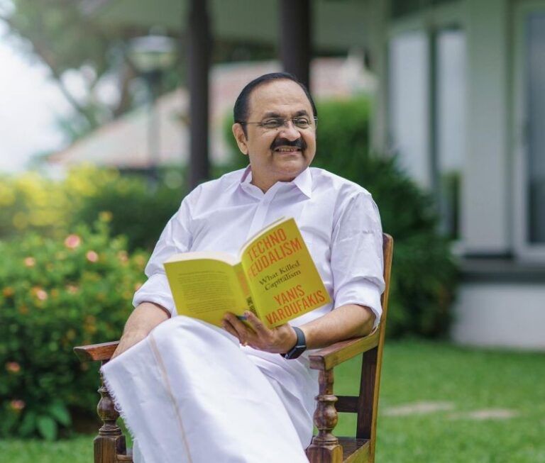 വി.ഡി.സതീശന്‍ മുഖ്യമന്ത്രി?ലീഗ് സമ്മര്‍ദ്ദം ഫലം കണ്ടു,രമേശ് ചെന്നിത്തല ആഭ്യന്ത മന്ത്രിയാവും;വടംവലിക്കൊടുവില്‍ നാണംകെട്ട് കെ.സി.വേണുഗോപാല്‍, ഡല്‍ഹിയില്‍ നിന്നുള്ള സൂചനകളിങ്ങനെ