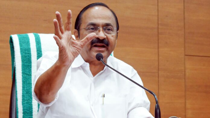 ഇന്ധനവില ഉയരുന്നതിലെ ഇംപാക്ട് നിരീക്ഷിക്കുന്നുണ്ട്, തീരുമാനങ്ങൾ ഉണ്ടാകും- മുഖ്യമന്ത്രി
