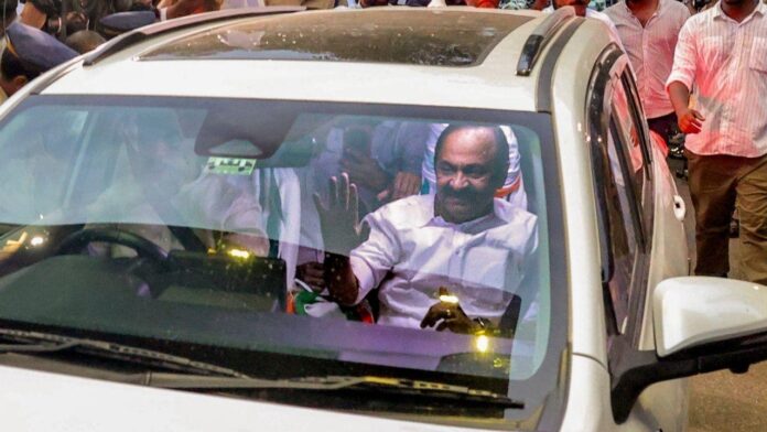 വാസവൻ ഉപയോഗിച്ച വെള്ള കാർ മുഖ്യന്; മന്ത്രിമാർക്കും പുതിയ കാറില്ല, കറുത്ത വാഹനവ്യൂഹം ഉണ്ടാകില്ല