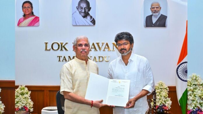 ഗവർണർ സമ്മതംമൂളി; വിജയ് മുഖ്യമന്ത്രി, ഞായറാഴ്ച രാവിലെ സത്യപ്രതിജ്ഞ; മൂന്ന് ദിവസത്തിനകം വിശ്വാസംനേടണം ഗവർണർ സമ്മതംമൂളി; വിജയ് മുഖ്യമന്ത്രി, ഞായറാഴ്ച രാവിലെ സത്യപ്രതിജ്ഞ; മൂന്ന് ദിവസത്തിനകം വിശ്വാസംനേടണം
